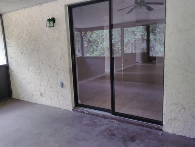 Building Photo - 717 Wright Ct