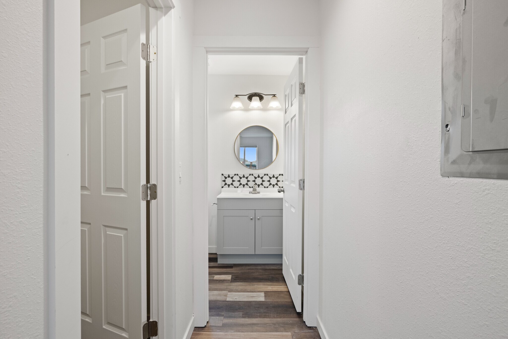 Building Photo - 2625 W Marina Dr