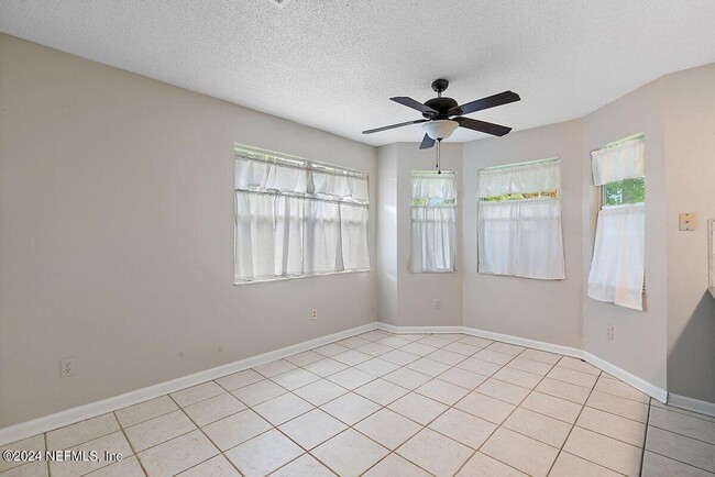 Building Photo - Beautiful 4-bedroom, 2-bath home in Mandarin!