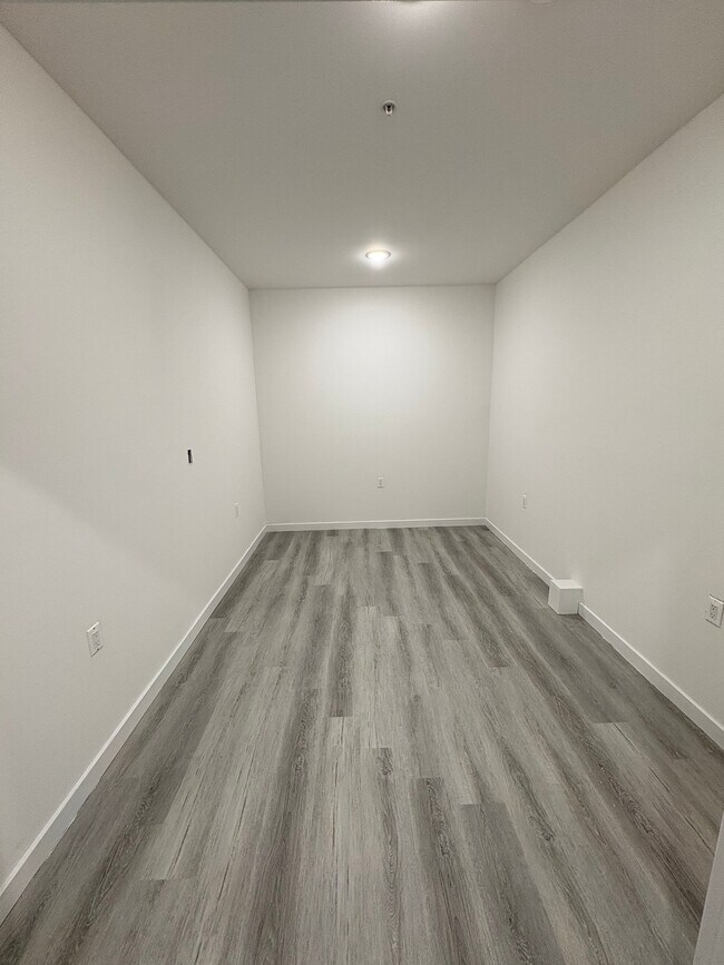 Building Photo - 455 Summer St