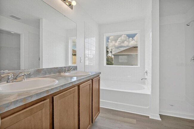 Building Photo - 303 Anchovie Ct