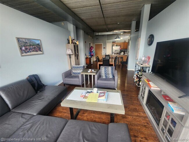 Building Photo - 66 Winder St