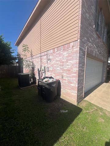 Building Photo - 4256 Meadowknoll Dr