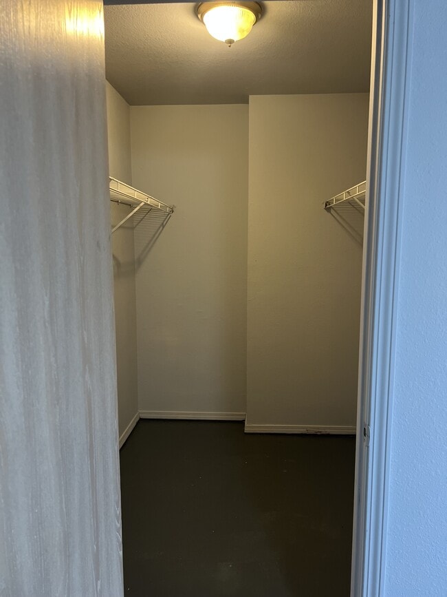 Building Photo - 1 Cypress Ct