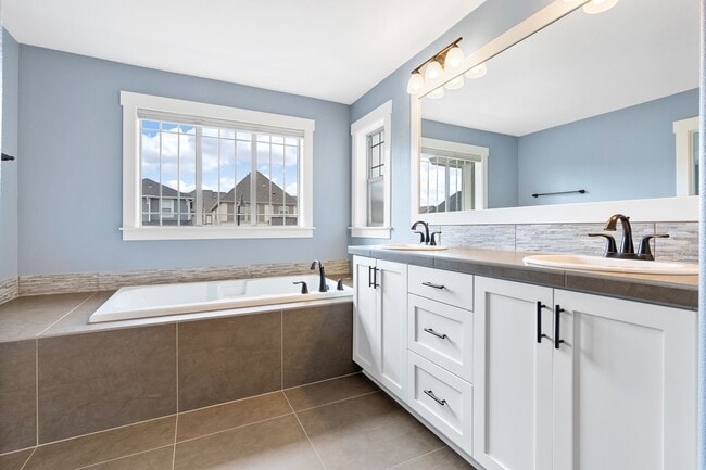 Building Photo - Bright & Beautiful Home in Bethany Creek Falls - 4 Bedroom/2.5 bath