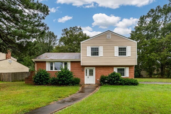 Building Photo - Charming Glen Allen Gem: 3-Bedroom Retreat...