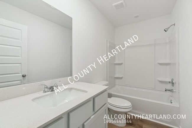 Building Photo - 3405 Little Creek Dr