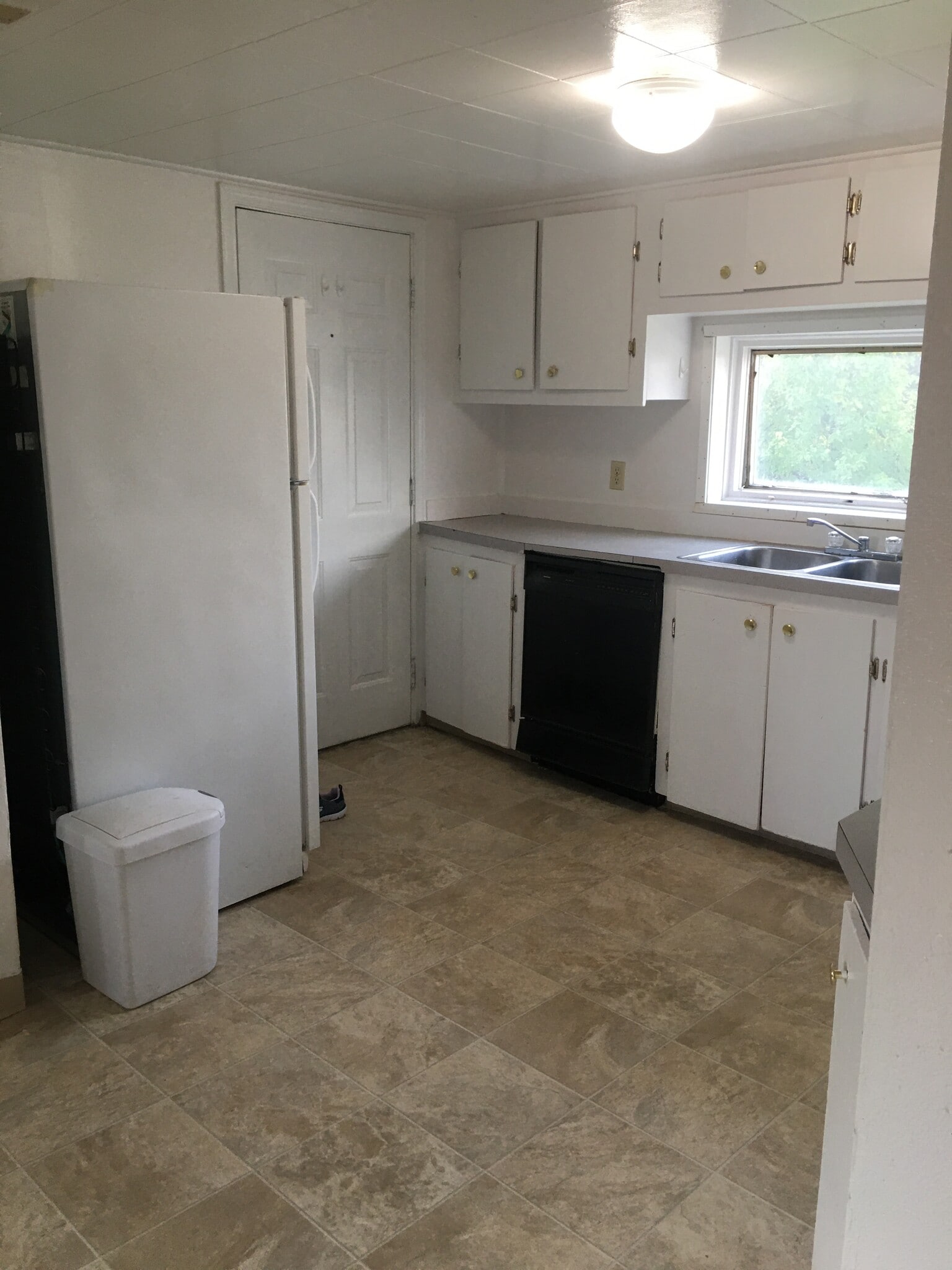 view of kitchen - 4404 Forrest Rd