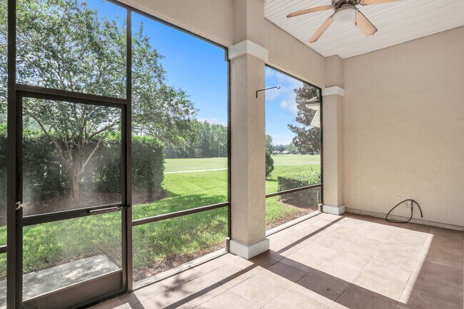 Building Photo - Fully renovated 3 bedroom/ 2.5 bathroom ho...