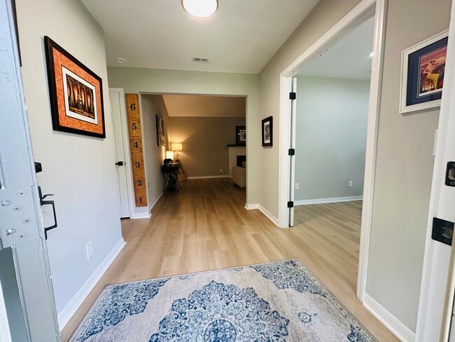 Building Photo - Spacious 6-Bedroom Rental in Spanish Point...