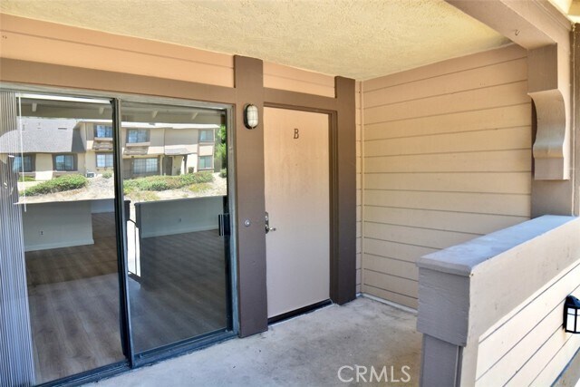 Building Photo - 21696 Laurelrim Dr