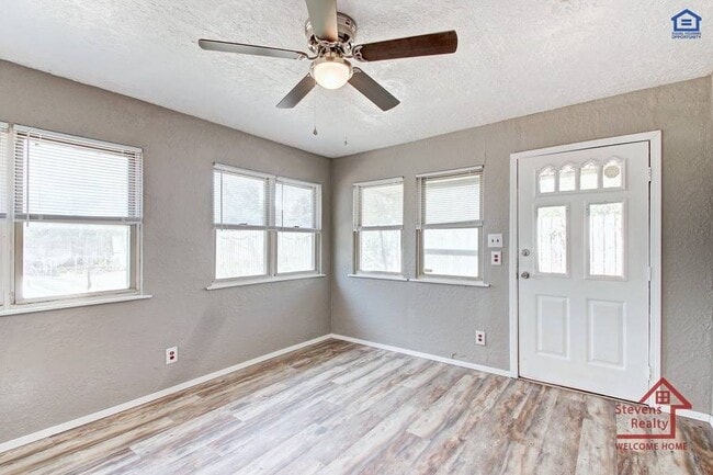 Building Photo - 4225 SE Elmhurst Ln