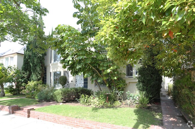 Building Photo - 153-155 S Canon Dr