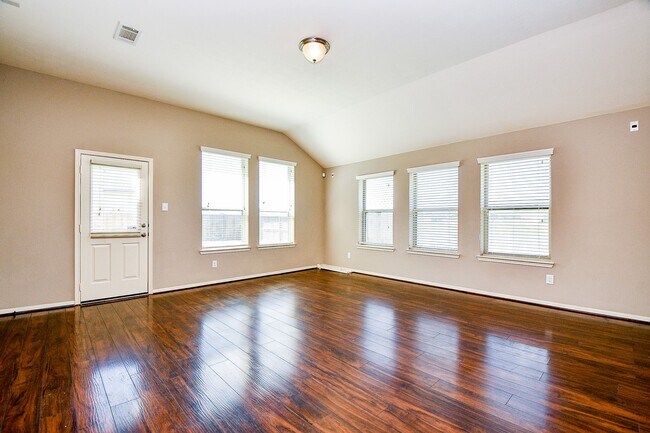 Building Photo - 2023 Manchester Crossing Dr