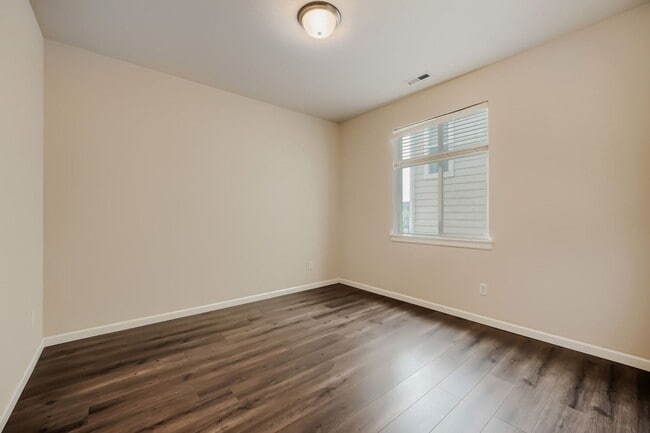 Building Photo - Amazing 6bed/3bath home in Edgewood, WA!