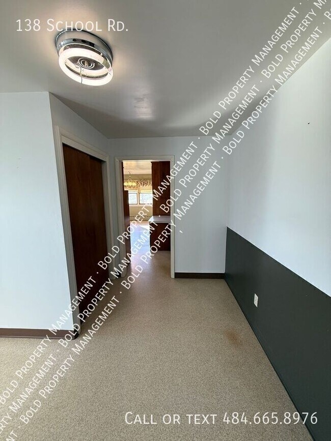 Building Photo - 138 School Rd