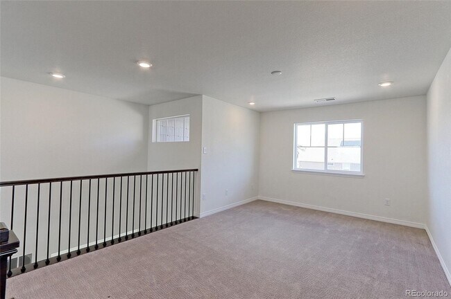 Building Photo - 520 176th Ave