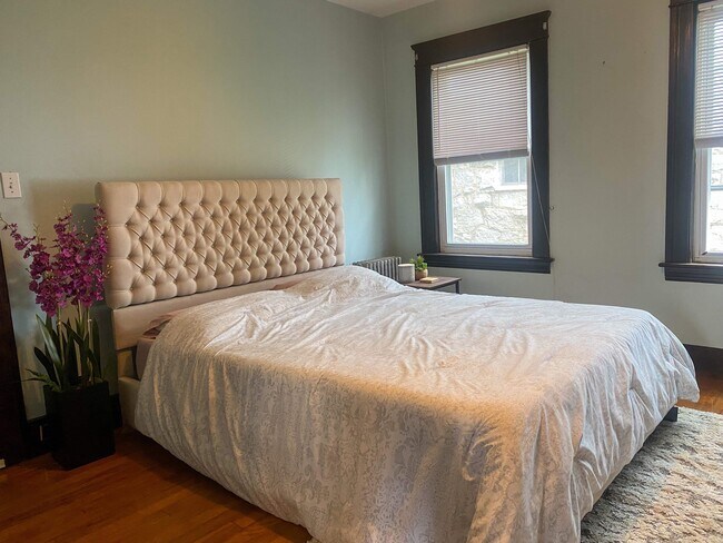 Building Photo - 19 Fifth Ave, Worcester MA 01607 - Unit 1