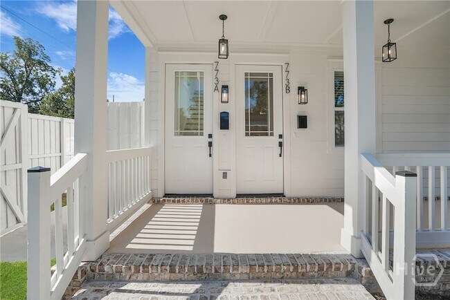 Building Photo - 773 E Duffy St