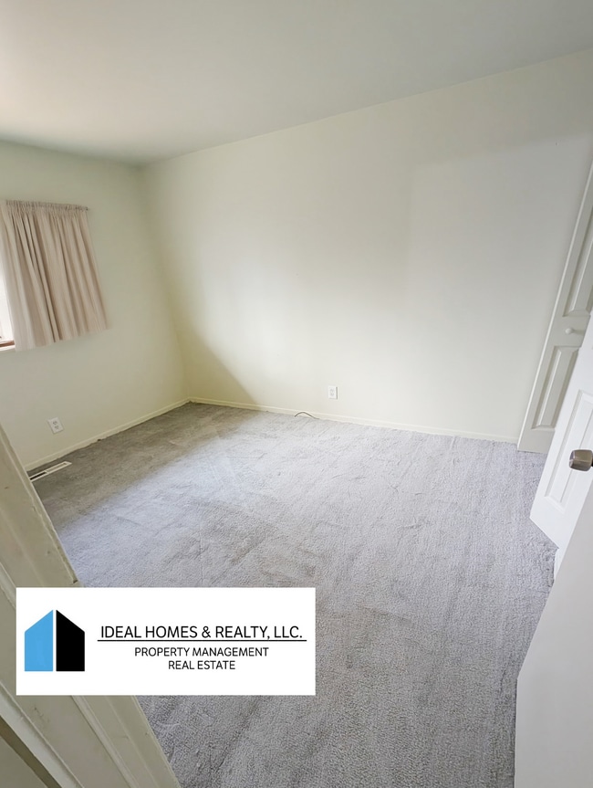 Building Photo - 5487 Clubok Dr