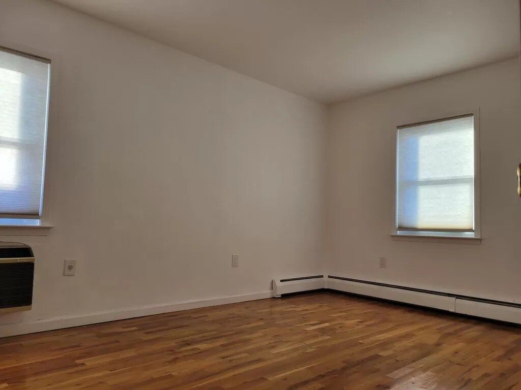 Building Photo - 3628 166th St