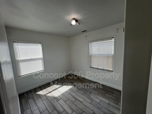 Building Photo - 14101 1/2 ANDERSON PL