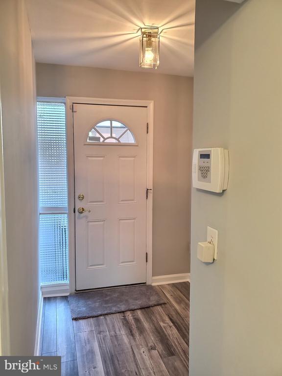 Building Photo - 3004 St Clair Dr