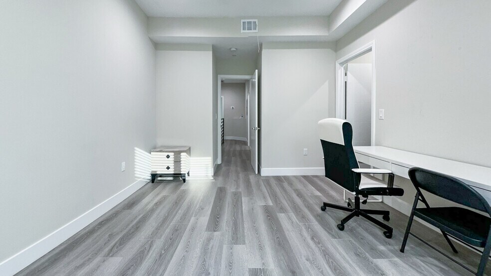 Building Photo - 416 N La Fayette Park Pl
