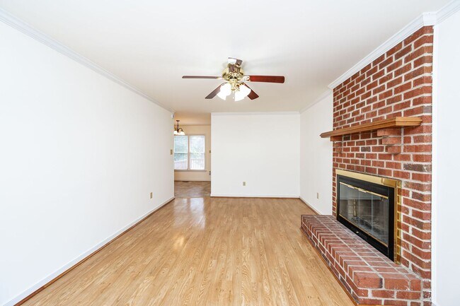 Building Photo - Very Well Maintained Midlothian Home Available NOW!