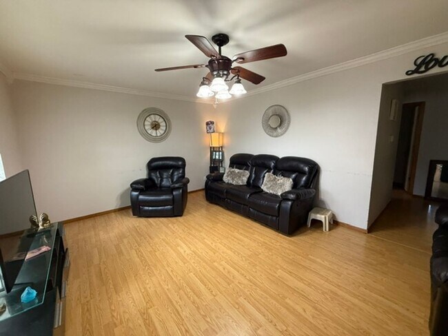 Building Photo - 4011 Danbury Dr