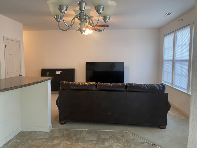 Building Photo - 72 Zenith Loop