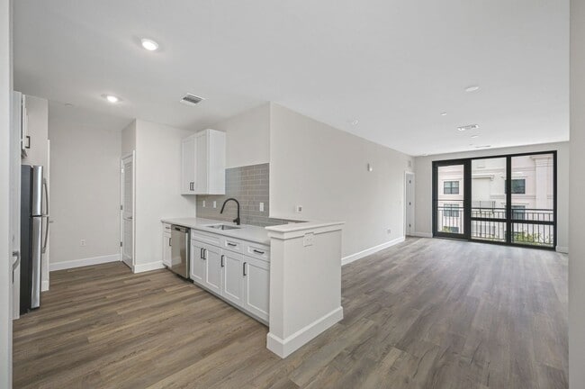 Interior Photo - 357 South