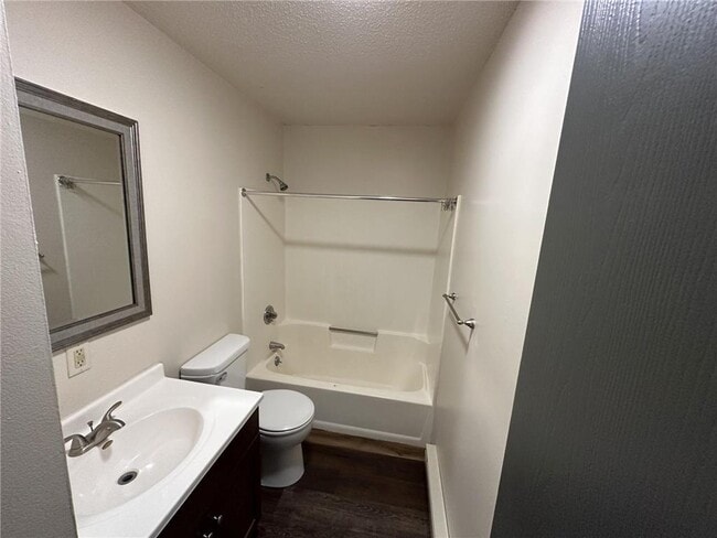 Building Photo - 308 Willow St