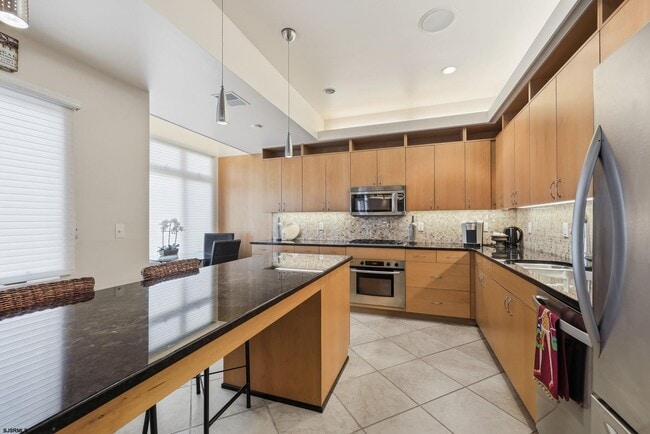 Building Photo - 7701 Atlantic Ave