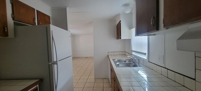 Building Photo - Ready to Move in