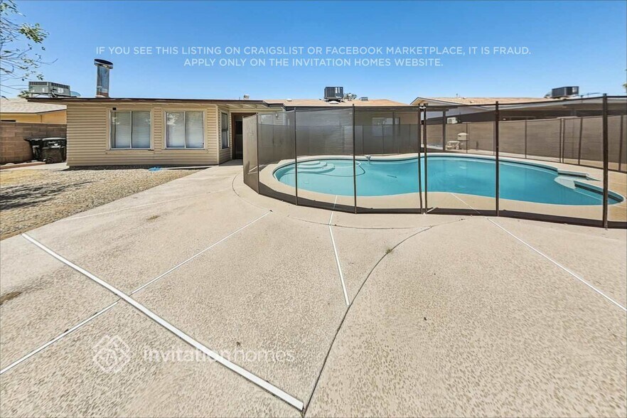 Building Photo - 11219 N 41st Ave