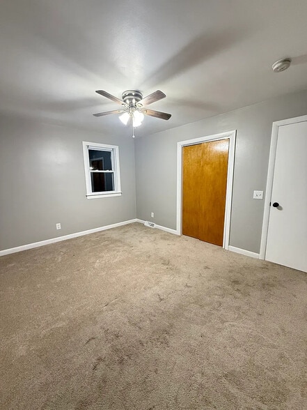 Building Photo - 80 Gladstone St