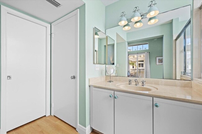 Building Photo - 301 Mainsail Cir