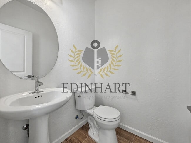 Building Photo - 1454 Farmhouse Ln