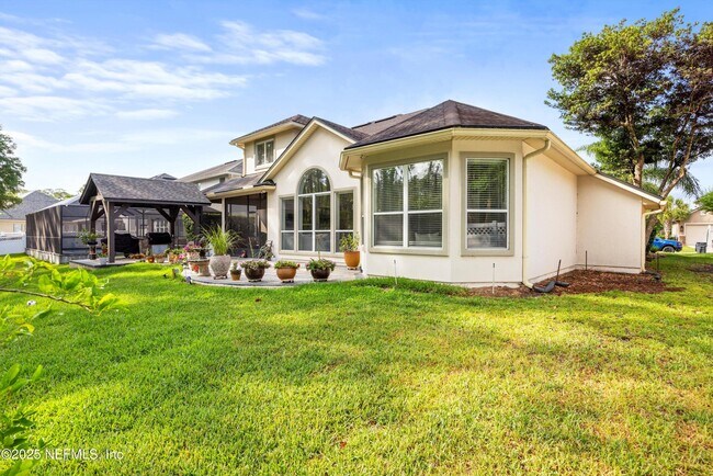 Building Photo - 552 Saddlestone Dr