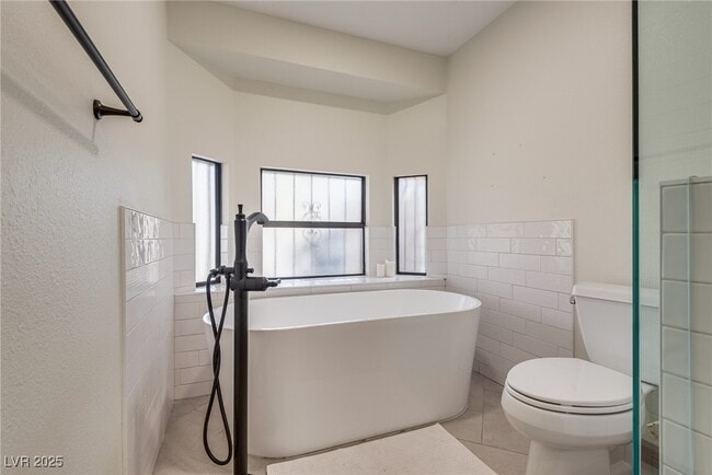 Building Photo - 5242 Dickens Dr