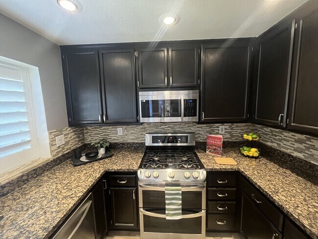 Building Photo - Nice 3 bedroom family home for rent in great Rocklin location