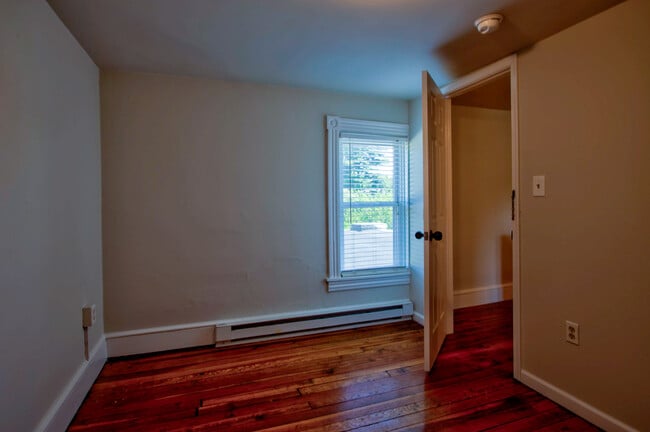 Building Photo - 1115 Frances Ave