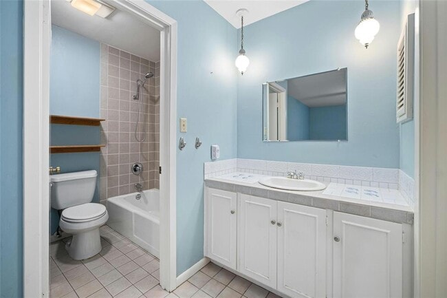 Building Photo - 7110 Sungate Dr