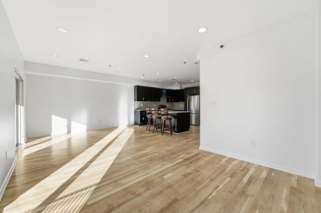 Building Photo - 86 Clinton St