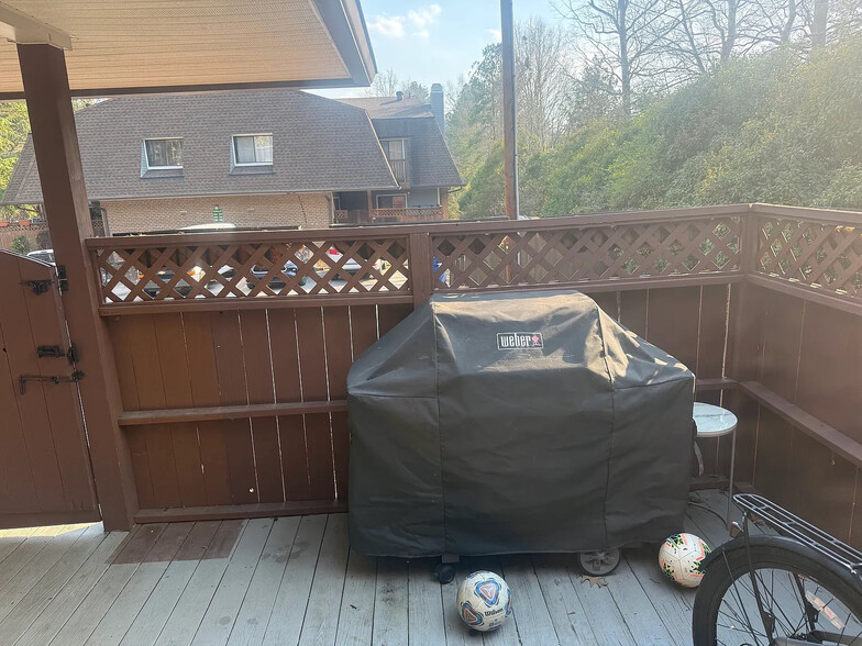 Building Photo - Room in Condo on Finley Forest Dr