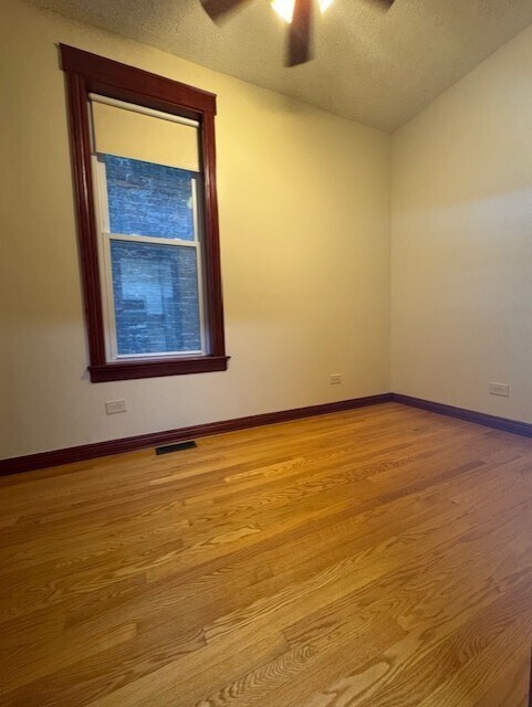 Building Photo - 3256 S Princeton Ave