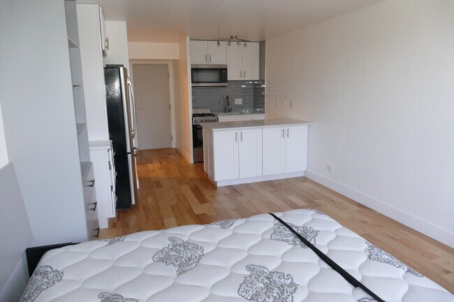 Building Photo - 789 N Clarkson St