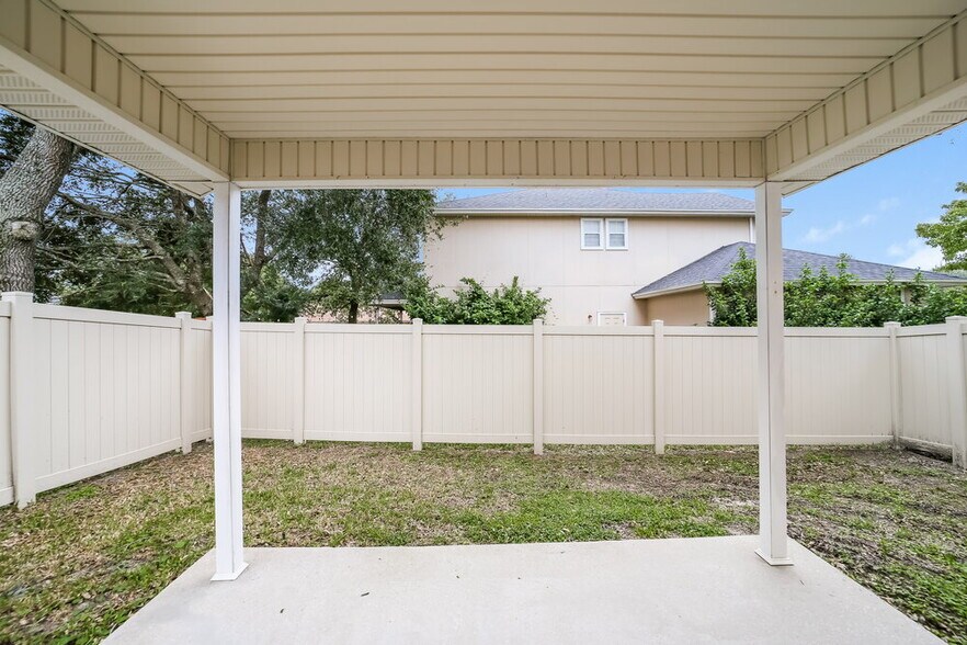 Building Photo - 375 Summercove Cir