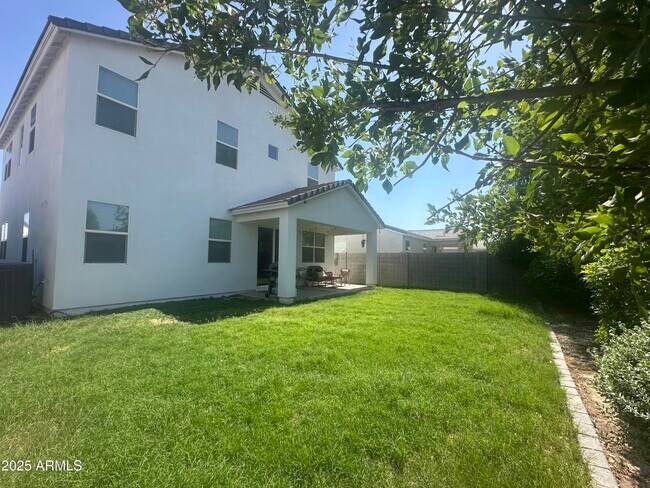 Building Photo - 512 E Bamboo Ln
